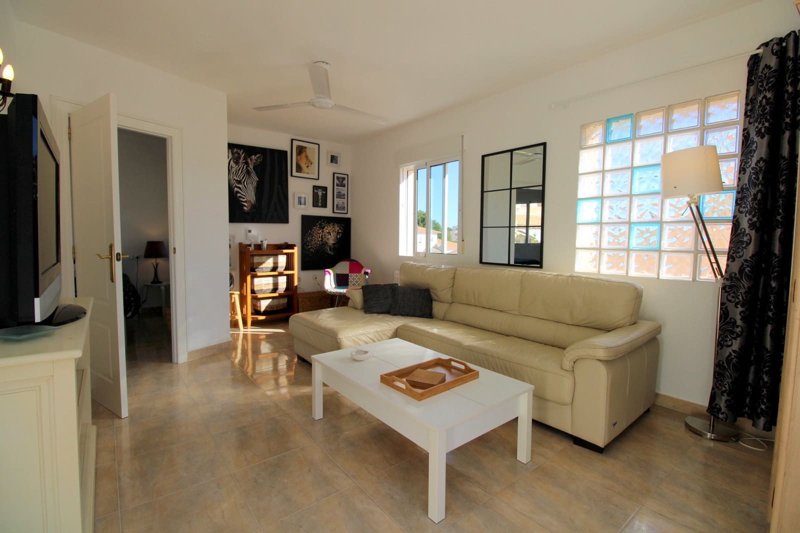 Chalet de 3 habitaciones en Villamartin en venta - 284.000 € (Ref: 9594761)