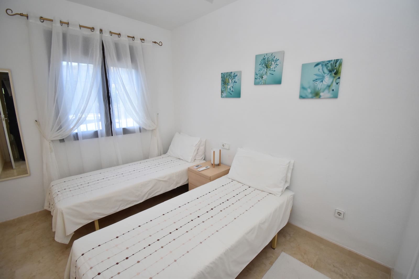 2 soveværelse Lejlighed til salg i Las Ramblas Golf med swimmingpool - € 180.000 (Ref: 9604654)