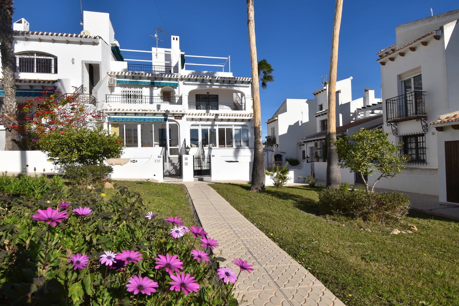 2 sovrum Hus till salu i Villamartin med pool - 219 999 € (Ref: 9607575)