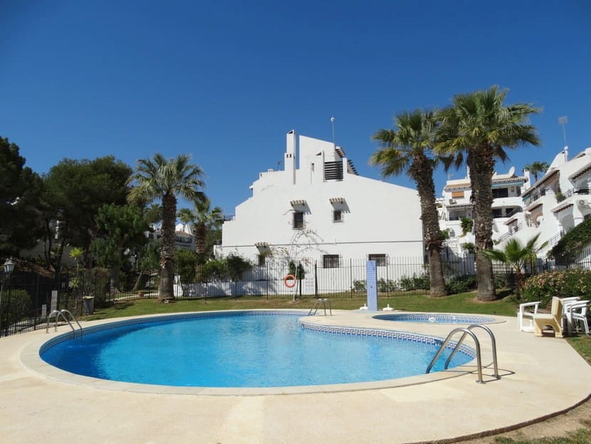 2 sovrum Hus till salu i Villamartin med pool - 219 999 € (Ref: 9607575)