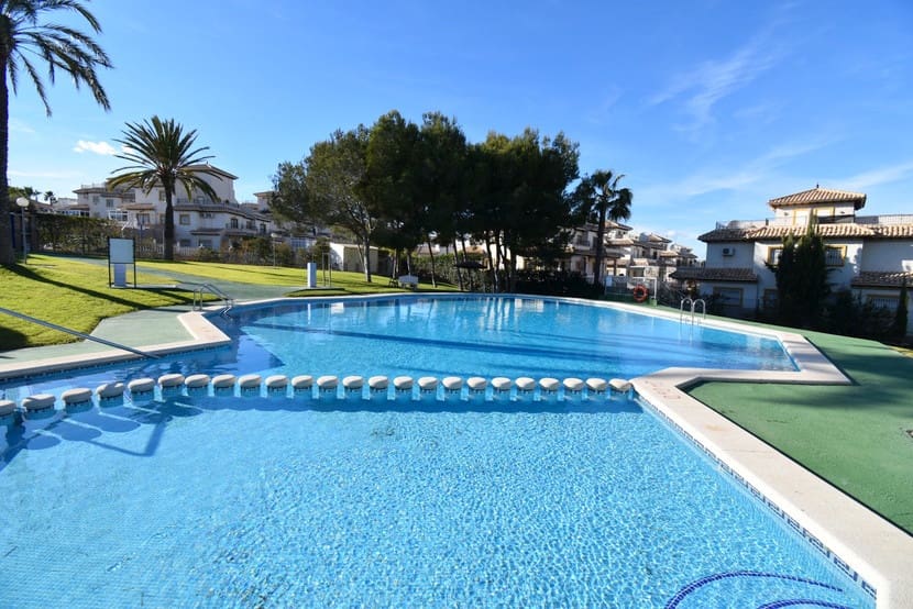 2 bedroom Apartment for sale in Villamartin with pool - € 129,999 (Ref: 9607576)