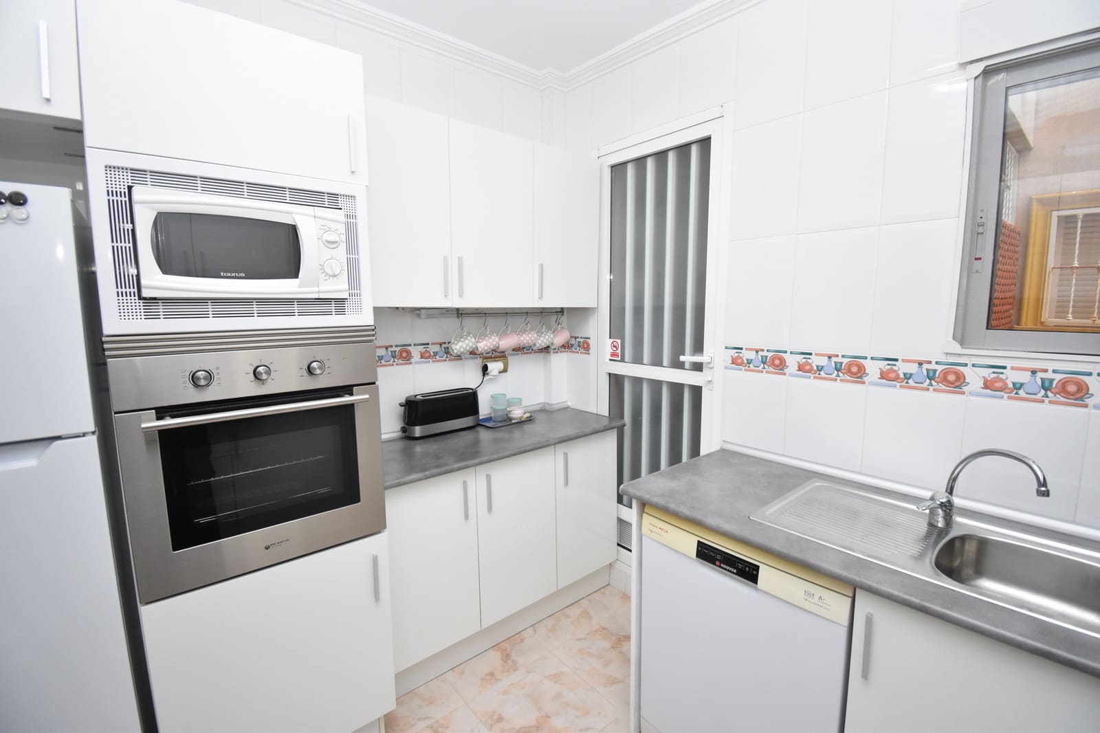 2 bedroom Apartment for sale in Villamartin with pool - € 129,999 (Ref: 9607576)