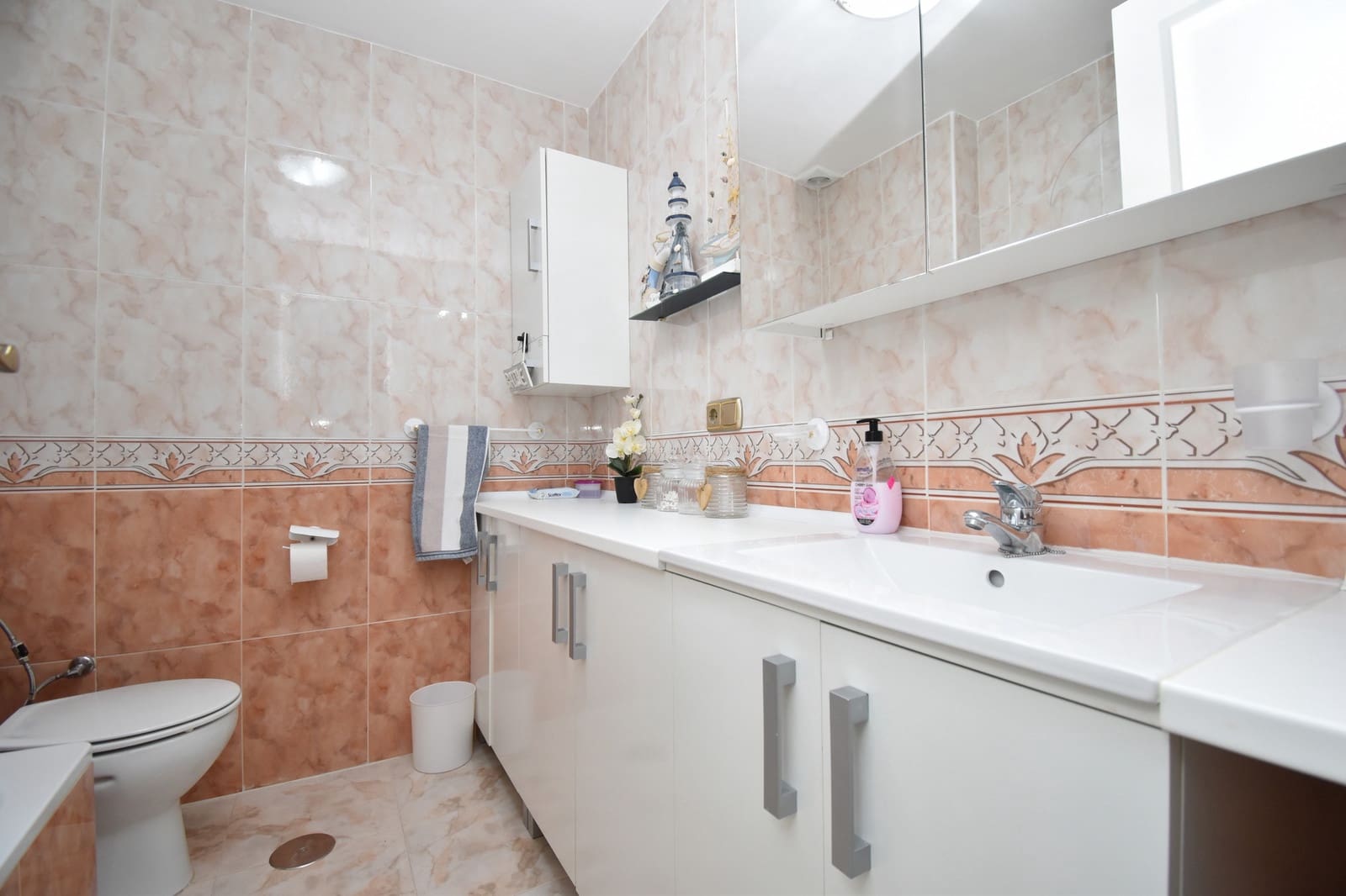 2 bedroom Apartment for sale in Villamartin with pool - € 129,999 (Ref: 9607576)