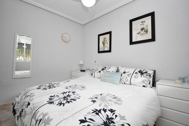 2 bedroom Apartment for sale in Villamartin, Orihuela with pool - € 129,999 (Ref: 9607576)