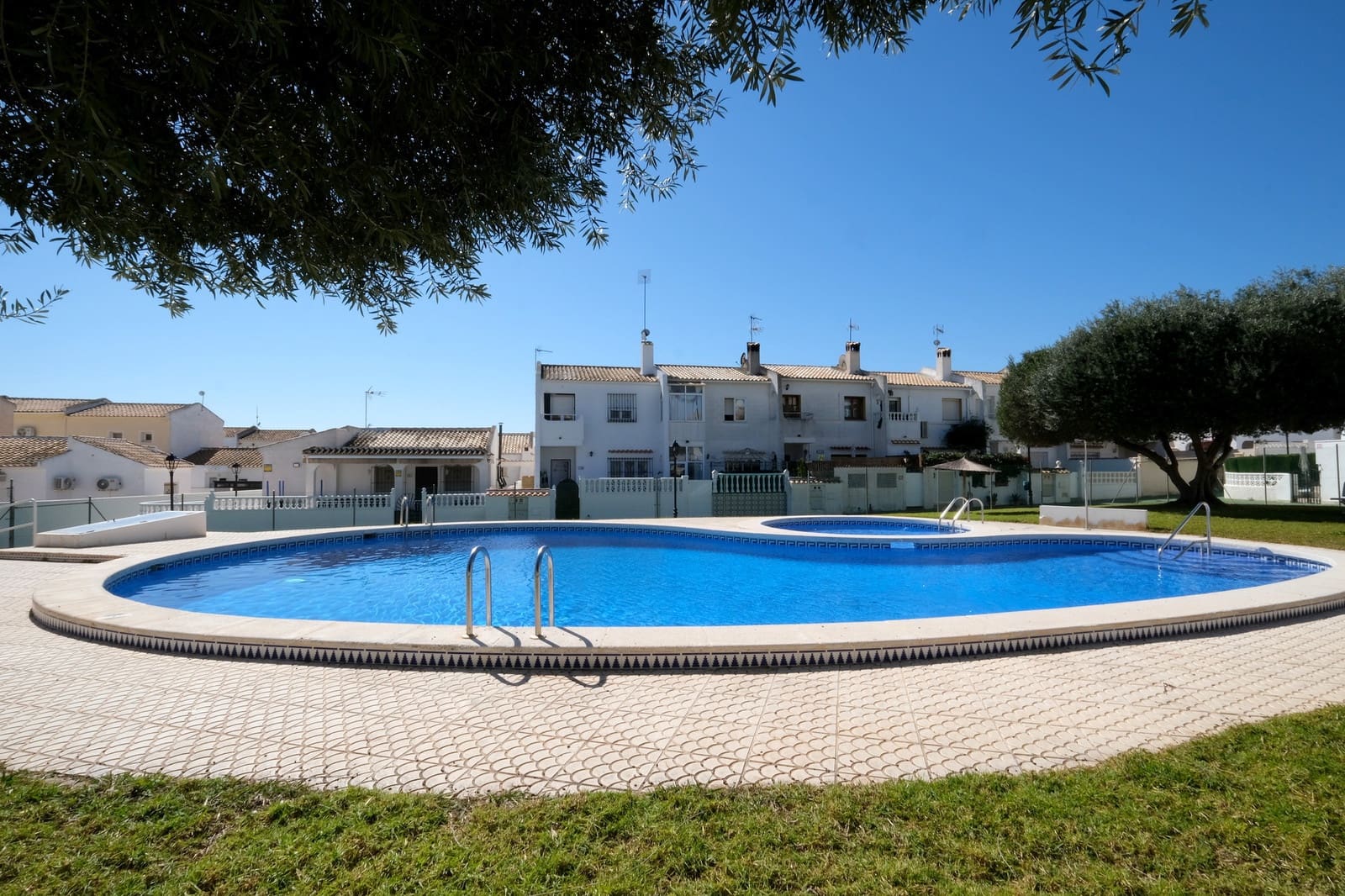 2 soverom Hus til salgs i La Florida med svømmebasseng - € 175 000 (Ref: 9634022)