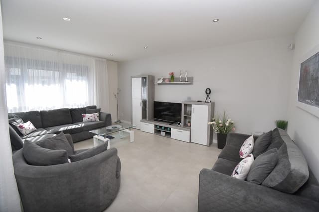 2 bedroom Apartment for sale in Los Dolses, Orihuela with pool - € 269,950 (Ref: 9634023)