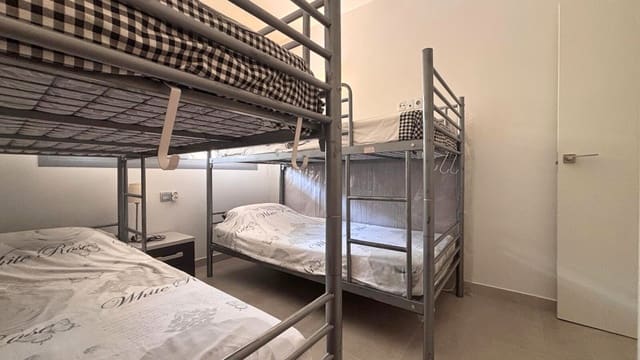 Apartamento de 2 habitaciones en La Veleta, Torrevieja en venta con piscina - 253.000 € (Ref: 9647837)