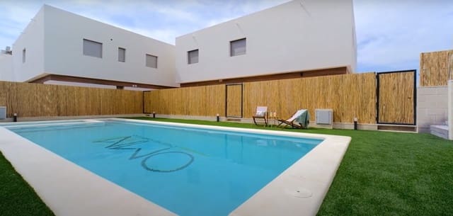 3 soverom Villa til salgs i Villamartin, Orihuela med garasje - € 319 900 (Ref: 9647839)