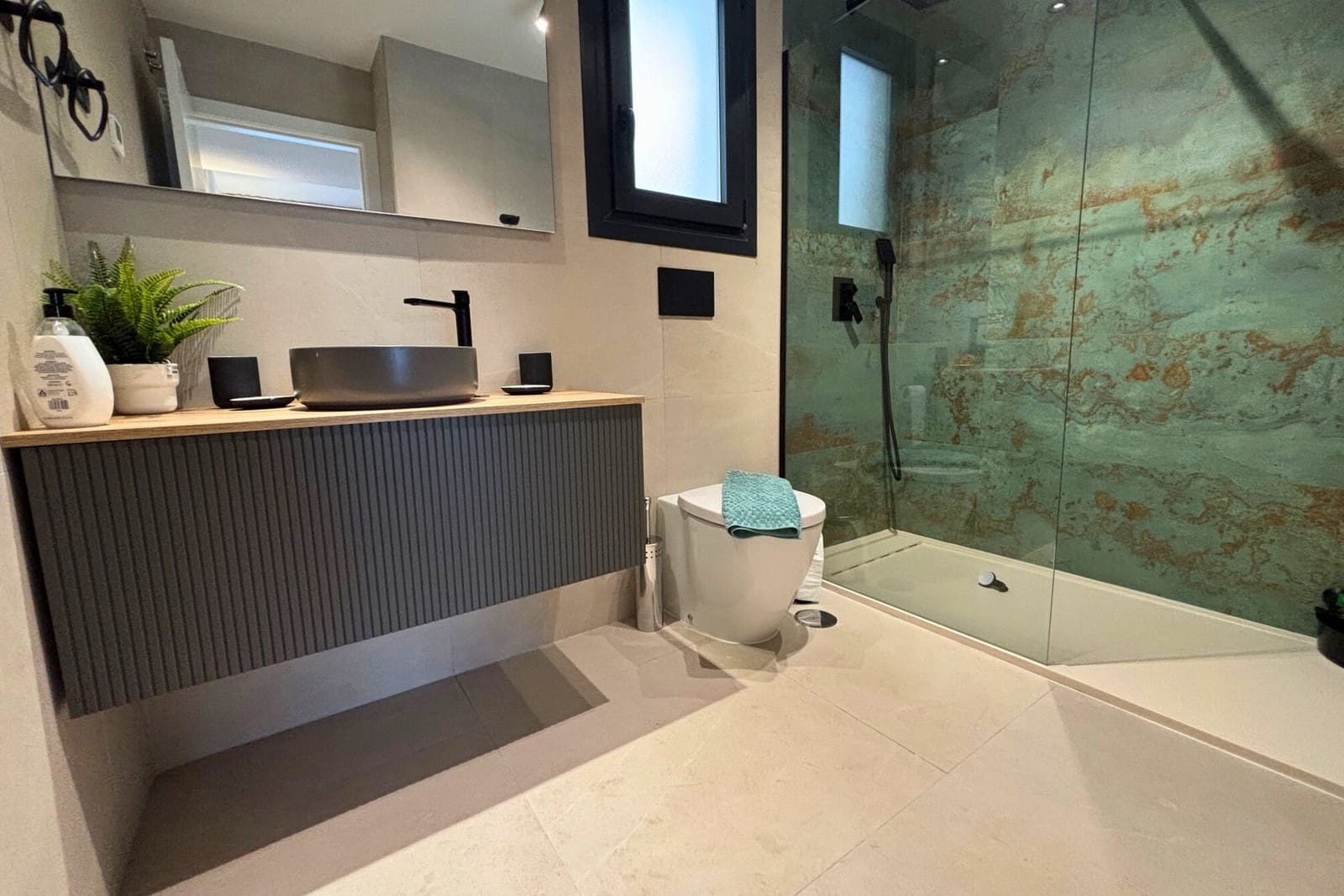 2 slaapkamer Appartement te koop in Torrevieja met zwembad - € 349.000 (Ref: 9651263)