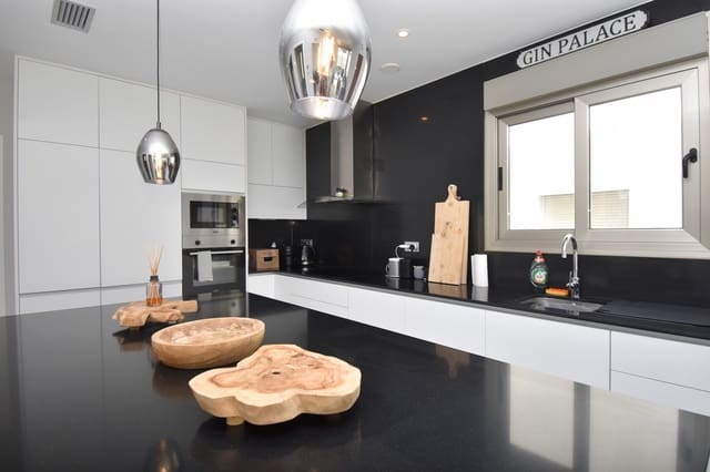 3 sypialnia Willa na sprzedaż w Villamartin, Orihuela z basenem - 395 000 € (Ref: 9651264)