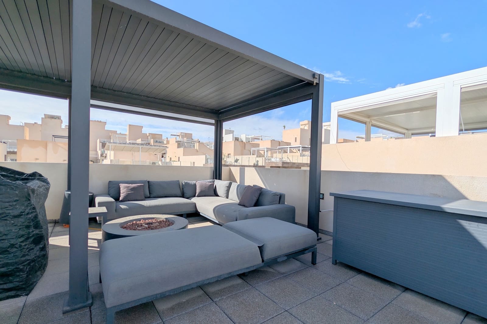 3 chambre Villa/Maison à vendre à Villamartin avec piscine - 389 000 € (Ref: 9651264)