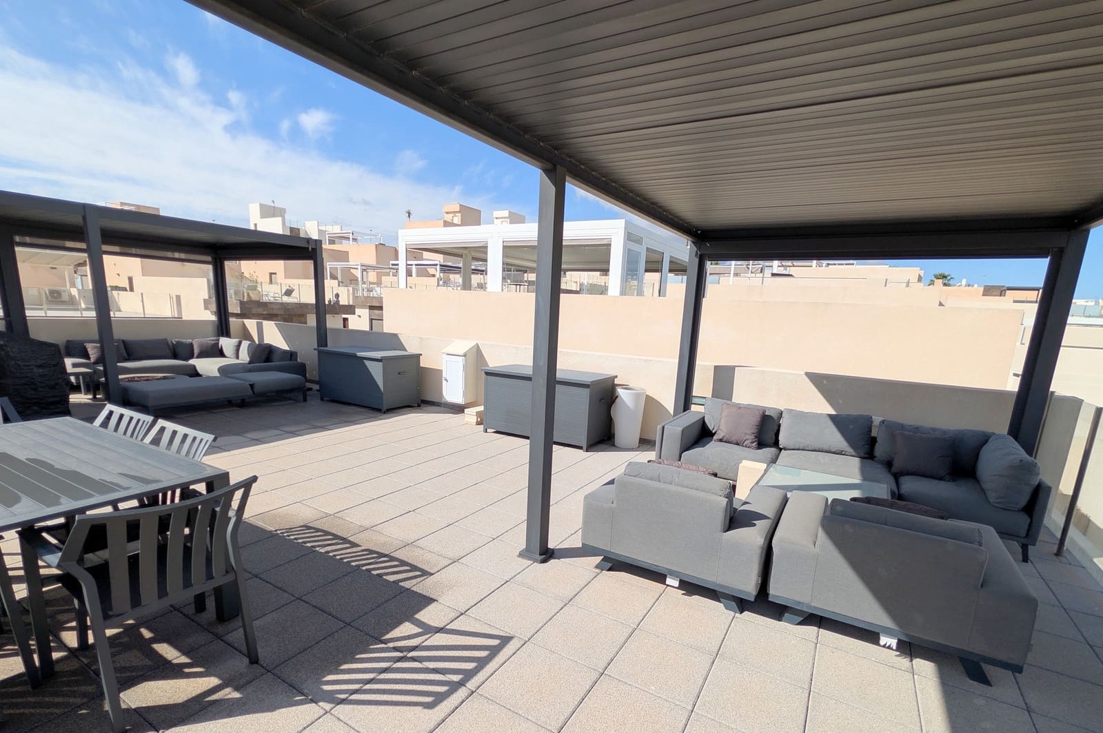 3 chambre Villa/Maison à vendre à Villamartin avec piscine - 389 000 € (Ref: 9651264)