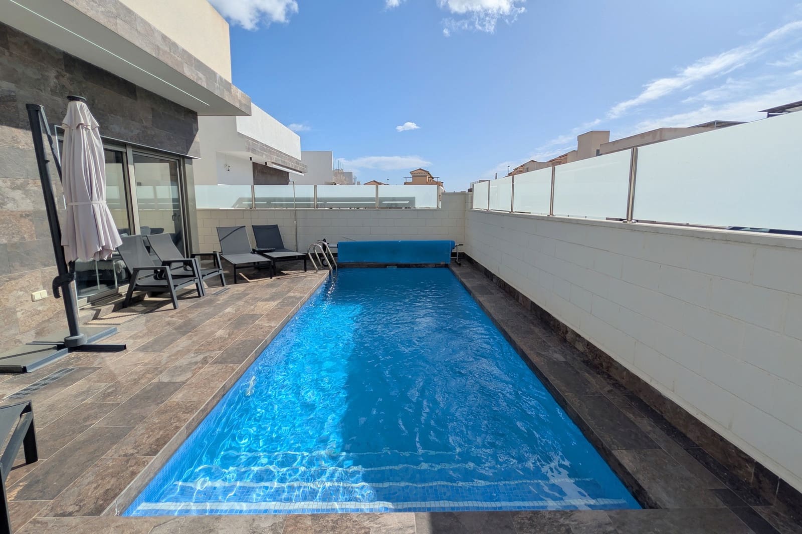 3 chambre Villa/Maison à vendre à Villamartin avec piscine - 389 000 € (Ref: 9651264)