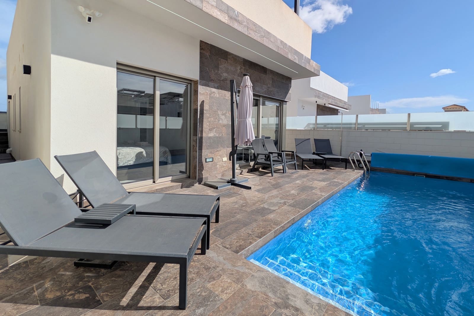 3 chambre Villa/Maison à vendre à Villamartin avec piscine - 389 000 € (Ref: 9651264)