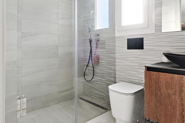 3 bedroom Apartment for sale in Villamartin, Orihuela with pool garage - € 349,000 (Ref: 9651265)