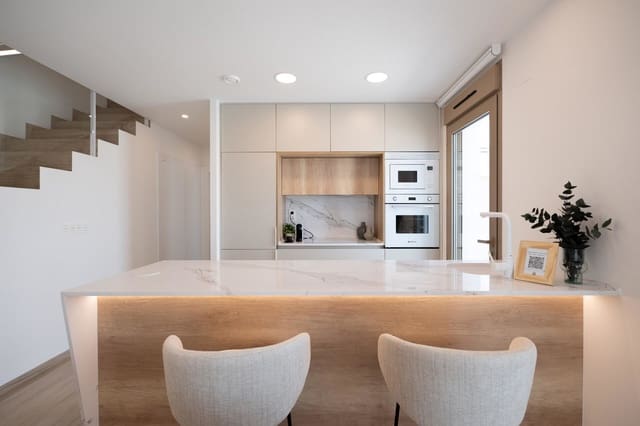 3 sypialnia Willa na sprzedaż w Los Alcázares z basenem garażem - 439 000 € (Ref: 9670135)