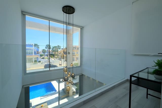 3 sypialnia Willa na sprzedaż w Cabo Roig, Orihuela z basenem - 645 000 € (Ref: 9673916)