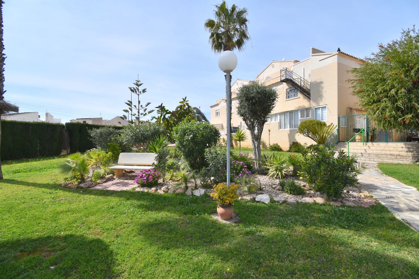 Ático de 2 habitaciones en Playa Flamenca en venta con piscina - 159.995 € (Ref: 9679574)