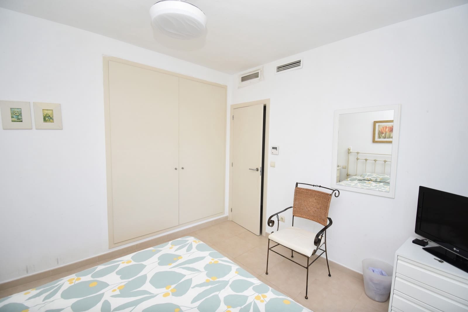 2 Zimmer Apartment zu verkaufen in Cabo Roig mit Pool - 230.000 € (Ref: 9679575)