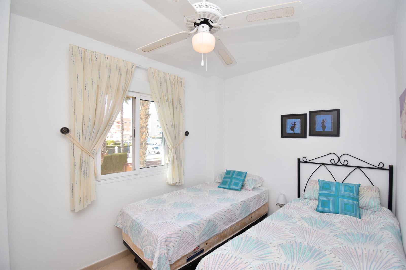 2 Zimmer Apartment zu verkaufen in Cabo Roig mit Pool - 230.000 € (Ref: 9679575)