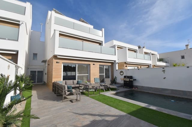 4 quarto Moradia para venda em Los Peñascos - El Salero - Los Imbernones, San Pedro del Pinatar com piscina - 525 000 € (Ref: 9686187)