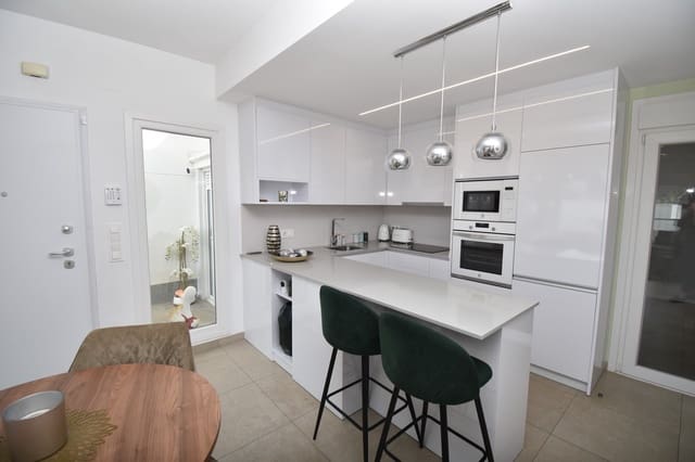 4 quarto Moradia para venda em Los Peñascos - El Salero - Los Imbernones, San Pedro del Pinatar com piscina - 525 000 € (Ref: 9686187)