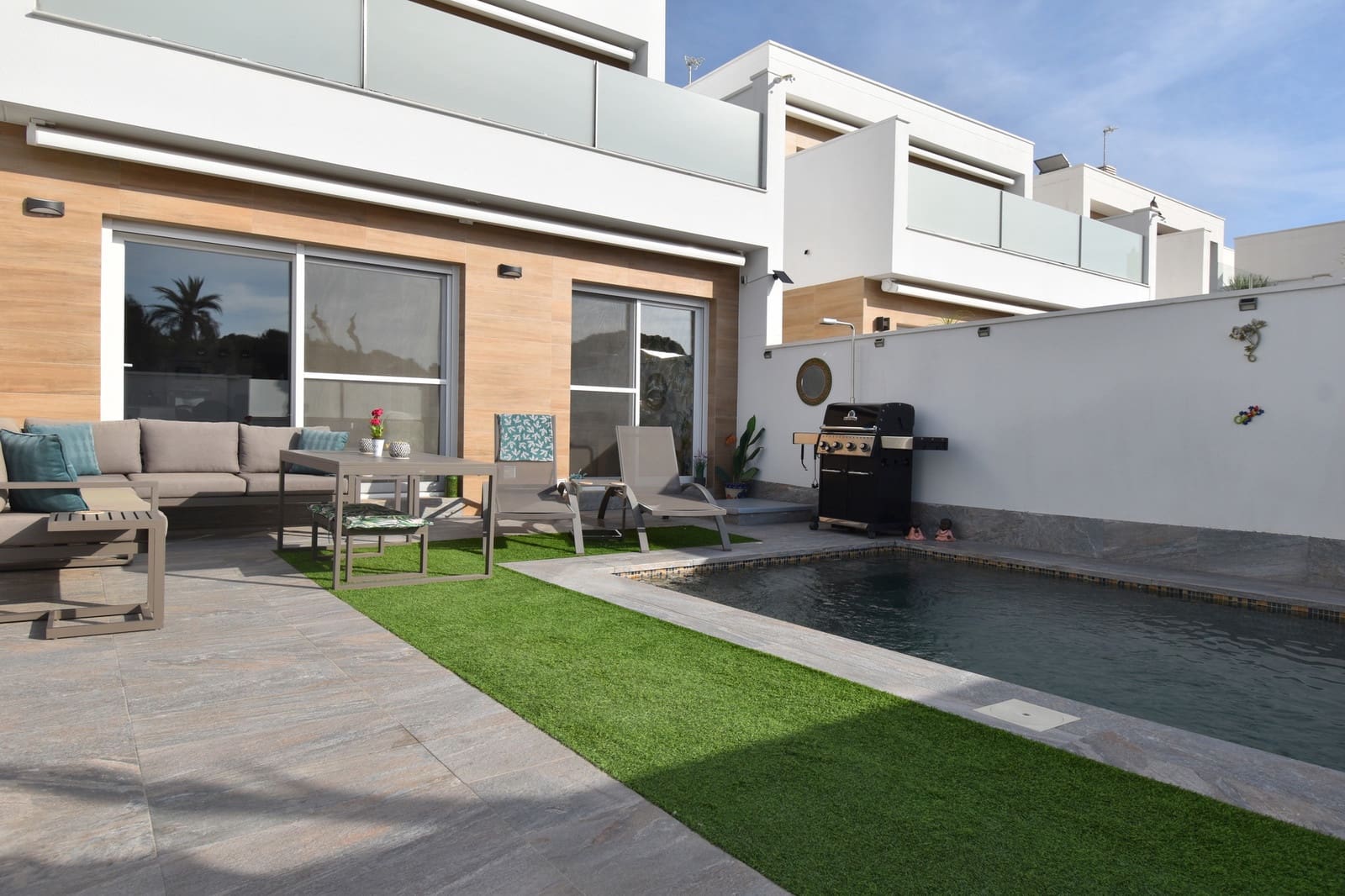 4 slaapkamer Villa te koop in San Pedro del Pinatar met zwembad - € 525.000 (Ref: 9686187)