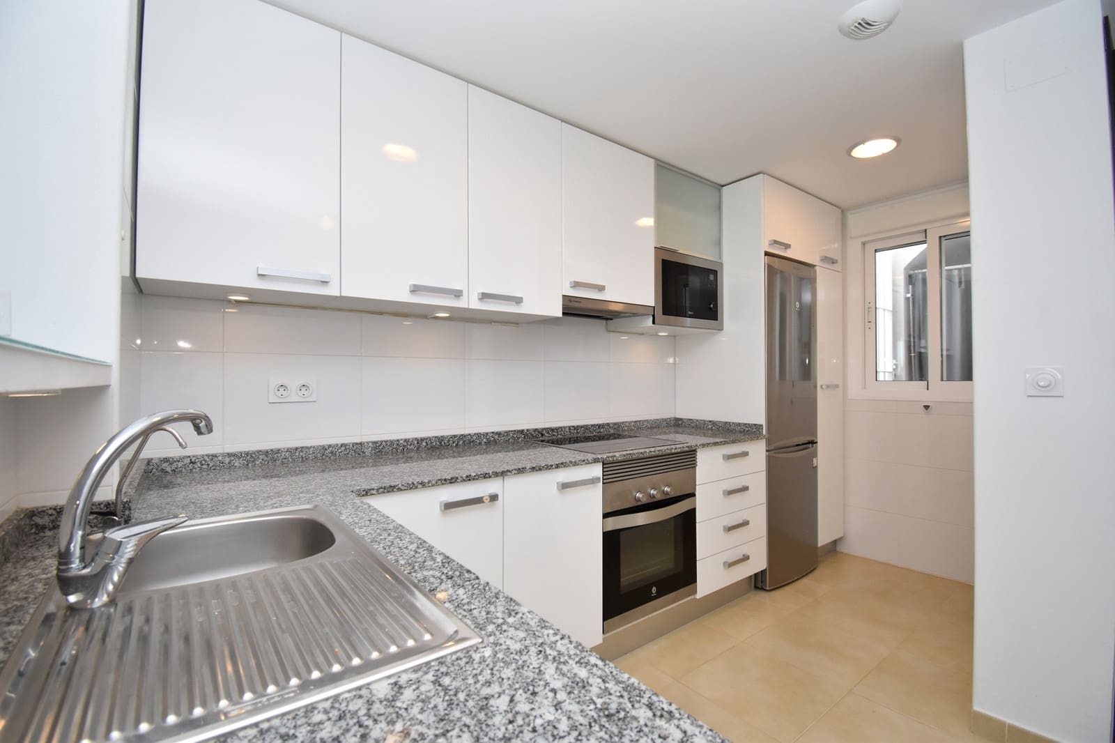 2 makuuhuone Kattohuoneisto myytävänä paikassa Villamartin mukana uima-altaan - 265 000 € (Ref: 9720294)