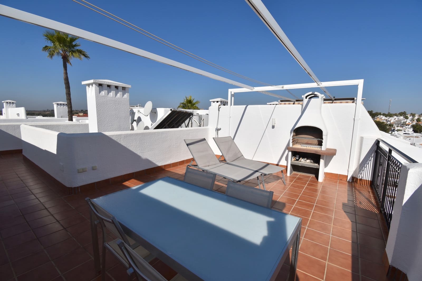 2 makuuhuone Kattohuoneisto myytävänä paikassa Villamartin mukana uima-altaan - 265 000 € (Ref: 9720294)