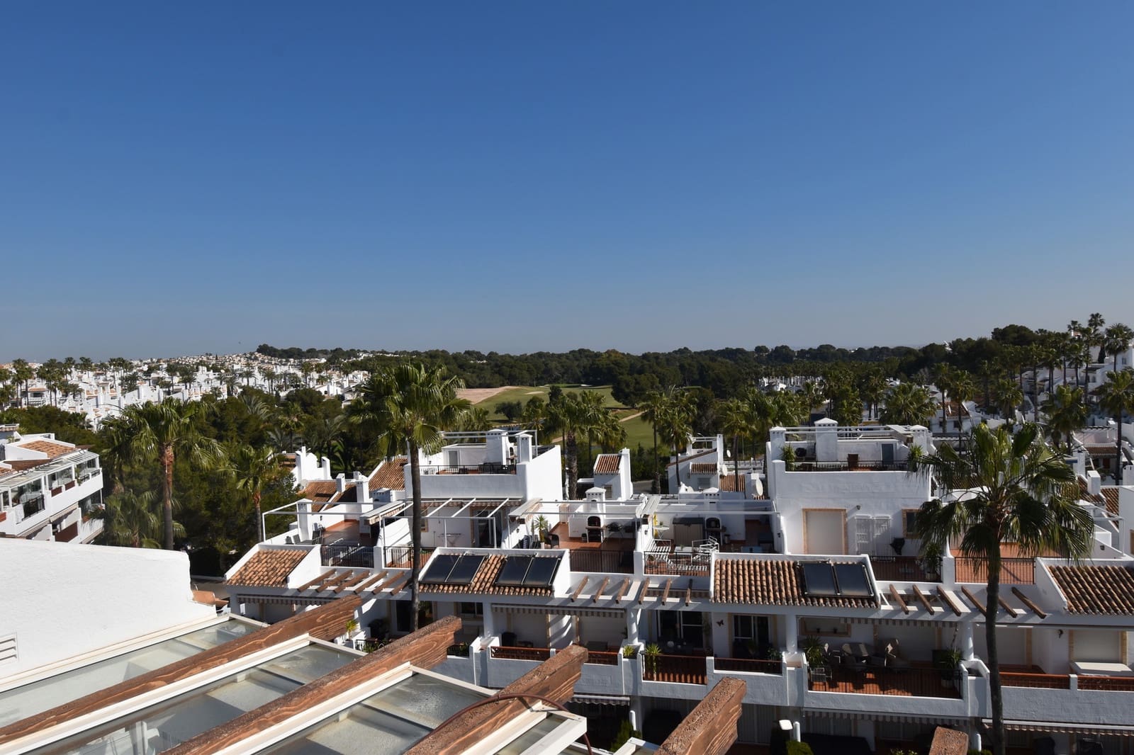 2 makuuhuone Kattohuoneisto myytävänä paikassa Villamartin mukana uima-altaan - 265 000 € (Ref: 9720294)