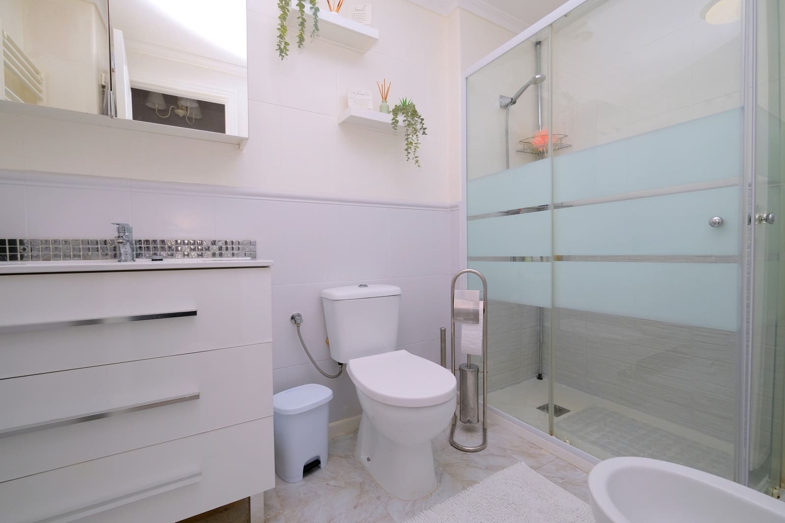 1 makuuhuone Huoneisto myytävänä paikassa Playa Flamenca mukana uima-altaan - 135 000 € (Ref: 9720295)