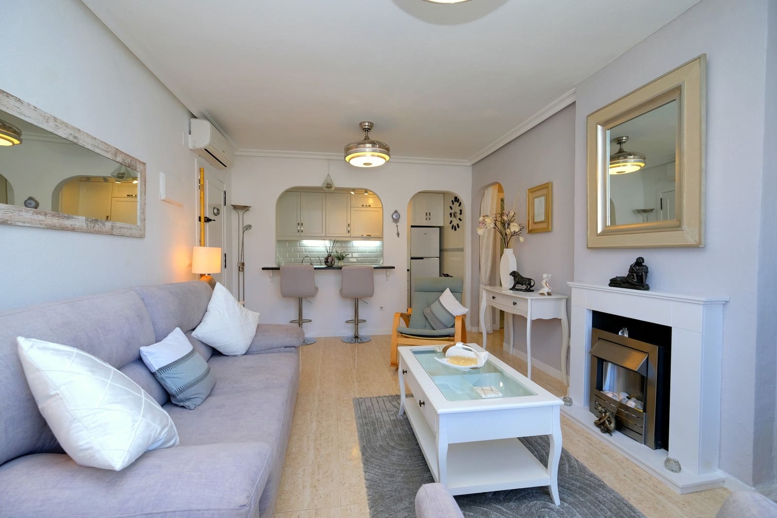 1 makuuhuone Huoneisto myytävänä paikassa Playa Flamenca mukana uima-altaan - 135 000 € (Ref: 9720295)