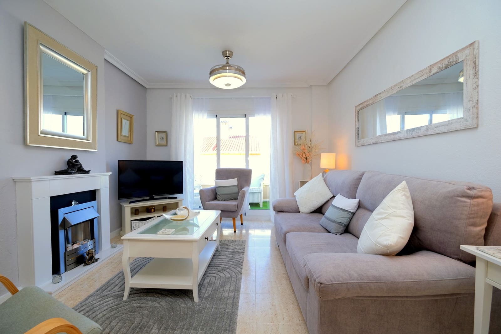 1 makuuhuone Huoneisto myytävänä paikassa Playa Flamenca mukana uima-altaan - 135 000 € (Ref: 9720295)