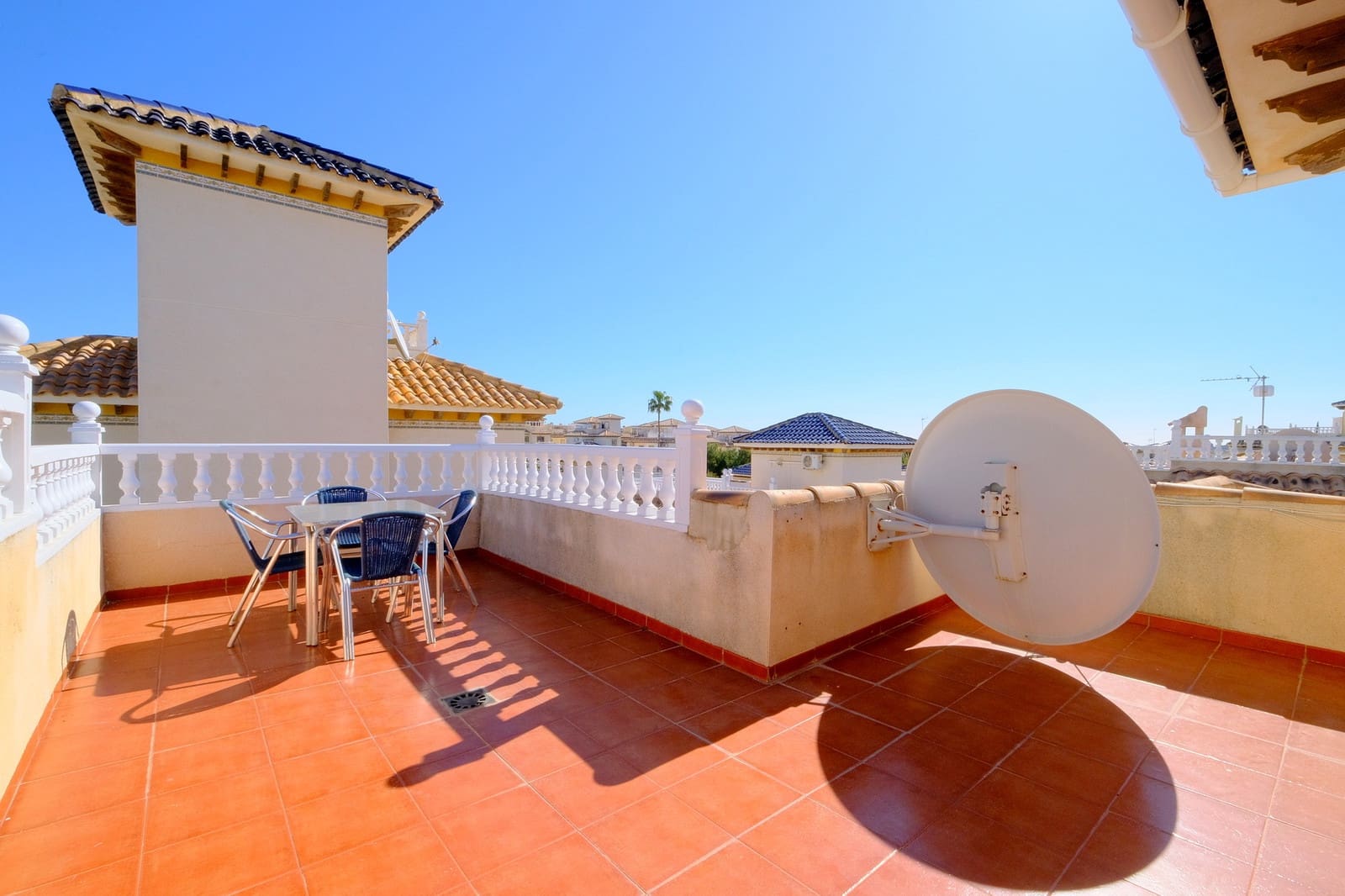 Chalet de 3 habitaciones en Playa Flamenca en venta con piscina - 359.995 € (Ref: 9735255)