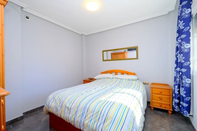 Chalet de 3 habitaciones en Playa Flamenca, Orihuela en venta con piscina - 359.995 € (Ref: 9735255)