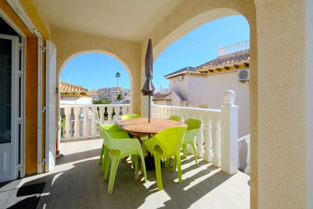 Chalet de 3 habitaciones en Playa Flamenca, Orihuela en venta con piscina - 359.995 € (Ref: 9735255)