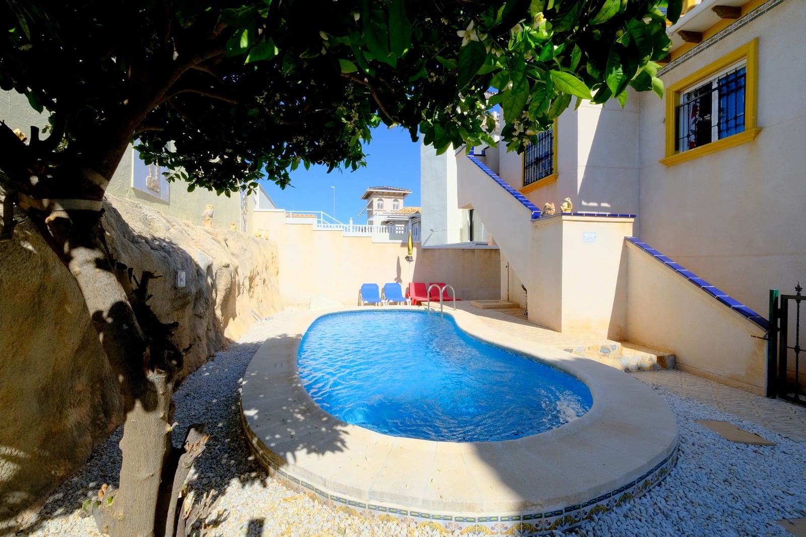 Chalet de 3 habitaciones en Playa Flamenca en venta con piscina - 359.995 € (Ref: 9735255)