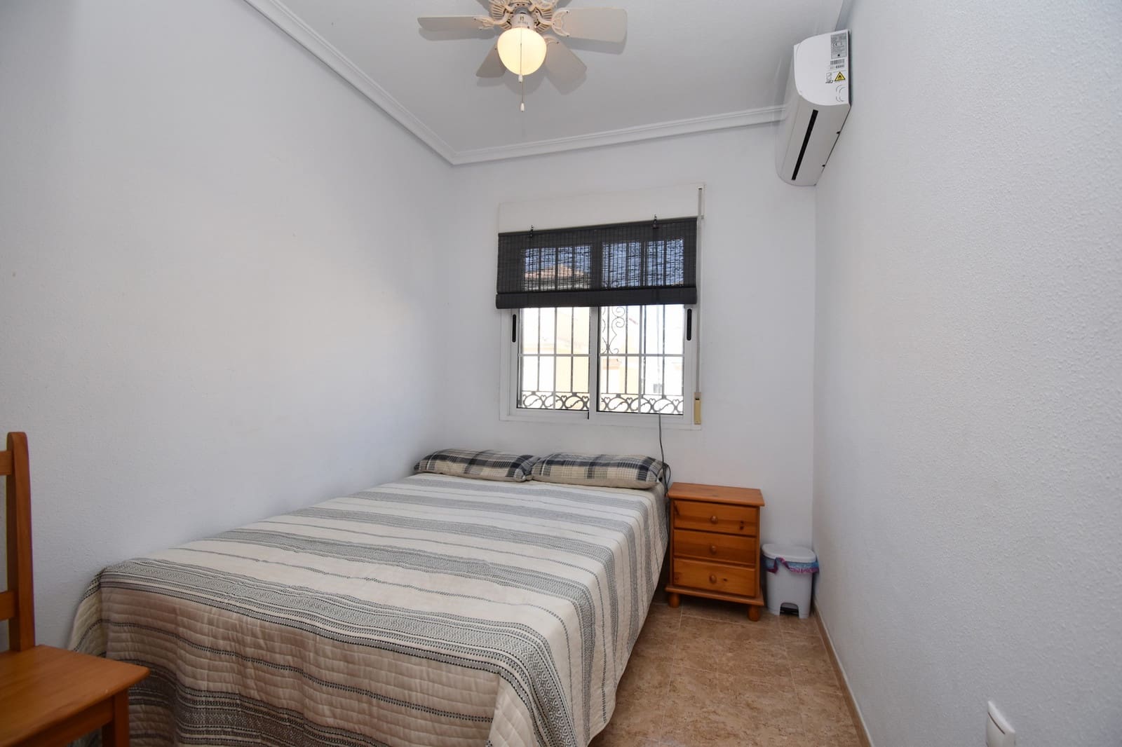 Casa de 3 habitaciones en Villamartin en venta con piscina - 159.999 € (Ref: 9738028)