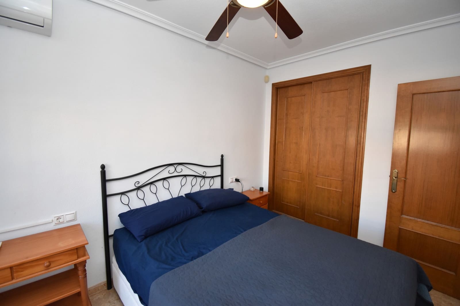 Casa de 3 habitaciones en Villamartin en venta con piscina - 159.999 € (Ref: 9738028)