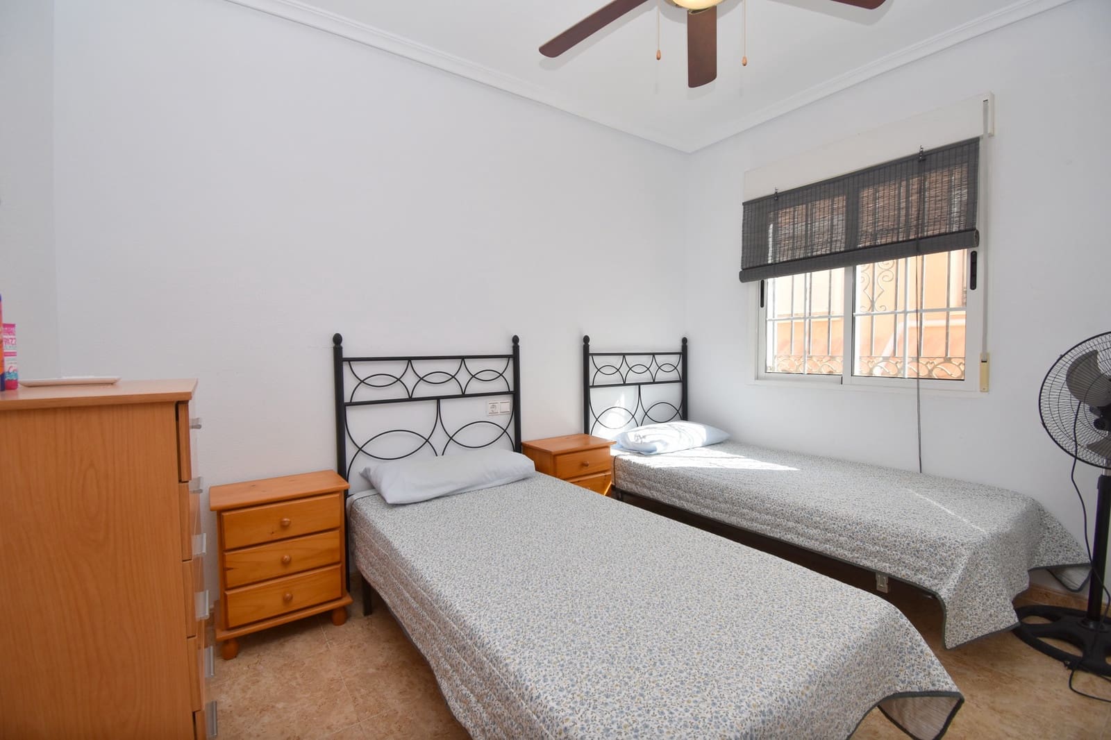 Casa de 3 habitaciones en Villamartin en venta con piscina - 159.999 € (Ref: 9738028)