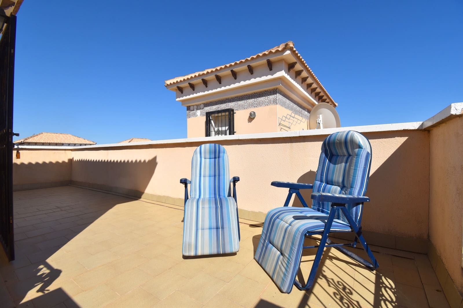 Casa de 3 habitaciones en Villamartin en venta con piscina - 159.999 € (Ref: 9738028)