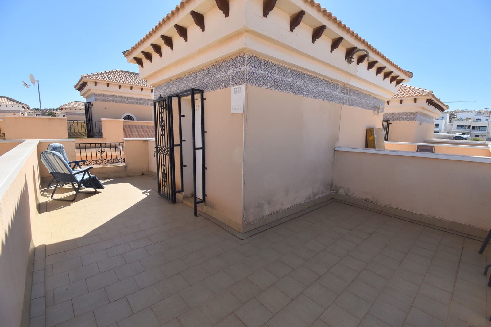 Casa de 3 habitaciones en Villamartin en venta con piscina - 159.999 € (Ref: 9738028)