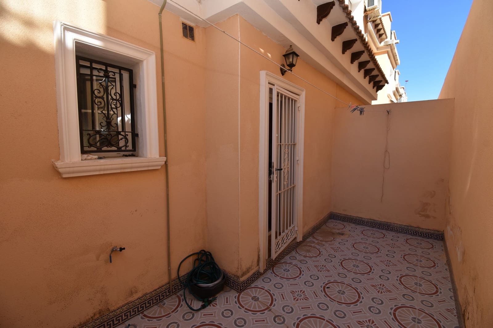 Casa de 3 habitaciones en Villamartin en venta con piscina - 159.999 € (Ref: 9738028)