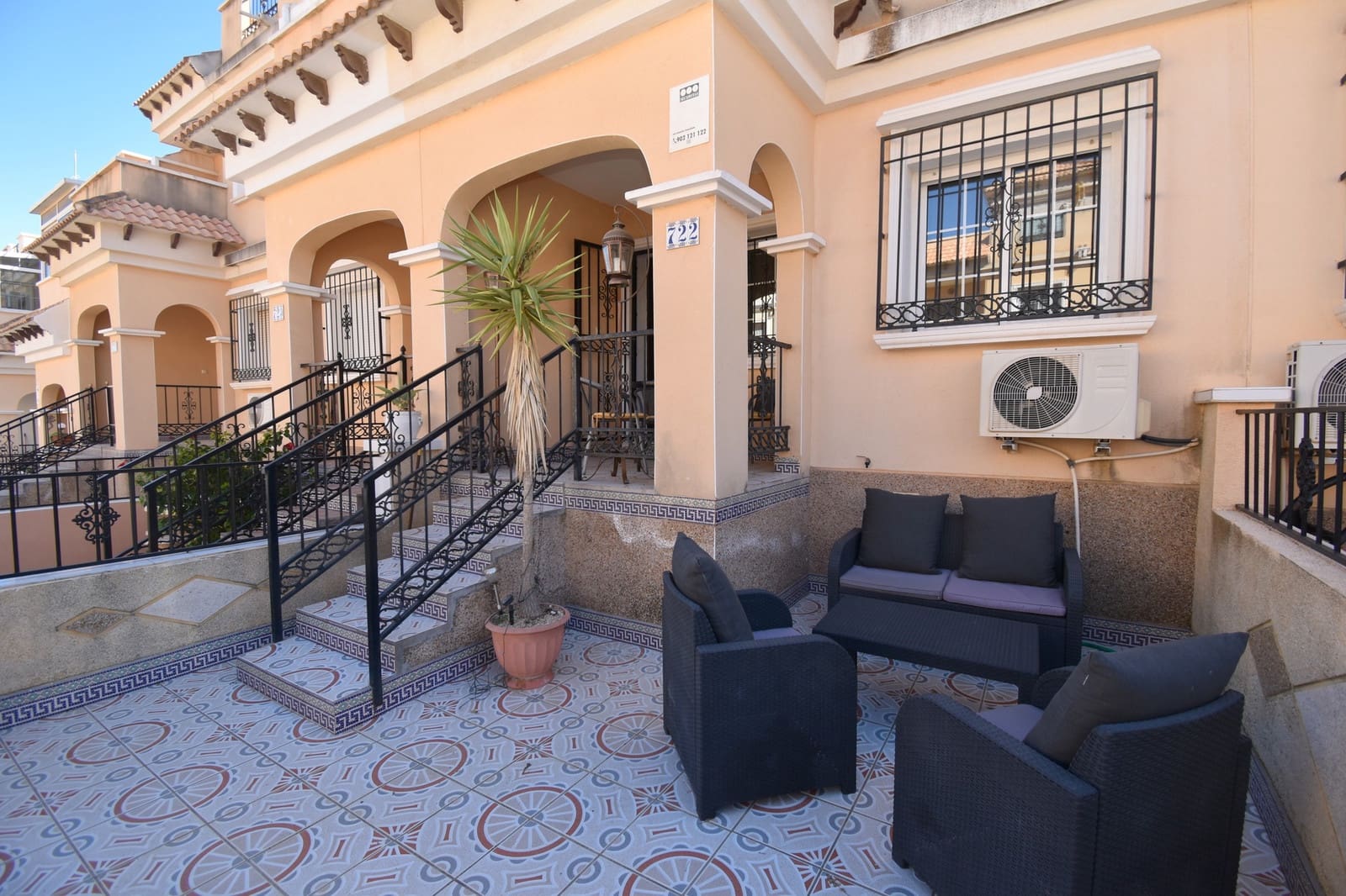 Casa de 3 habitaciones en Villamartin en venta con piscina - 159.999 € (Ref: 9738028)