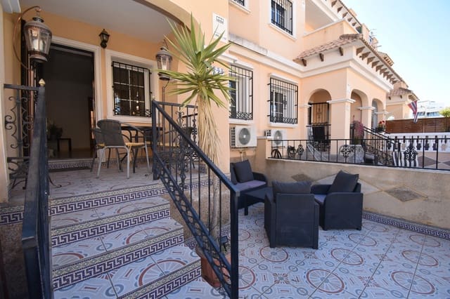 Casa de 3 habitaciones en Villamartin, Orihuela en venta con piscina - 159.999 € (Ref: 9738028)