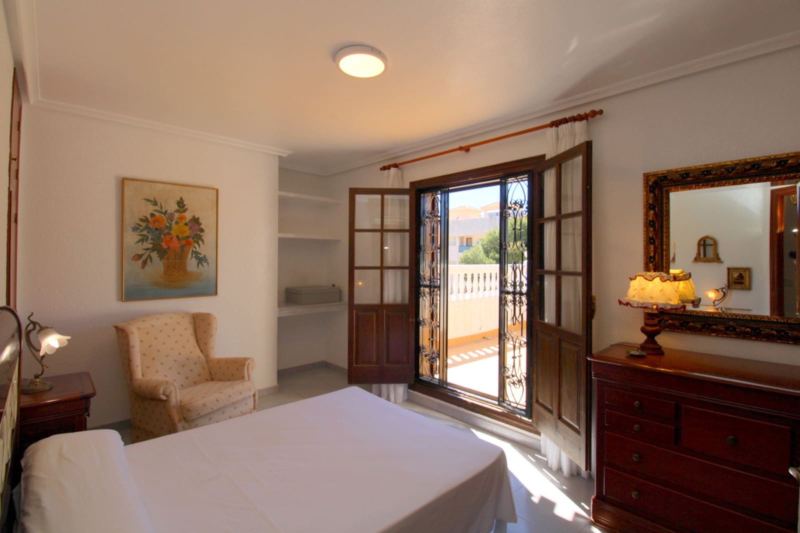 4 soverom Villa til salgs i La Zenia med svømmebasseng garasje - € 585 000 (Ref: 9738029)