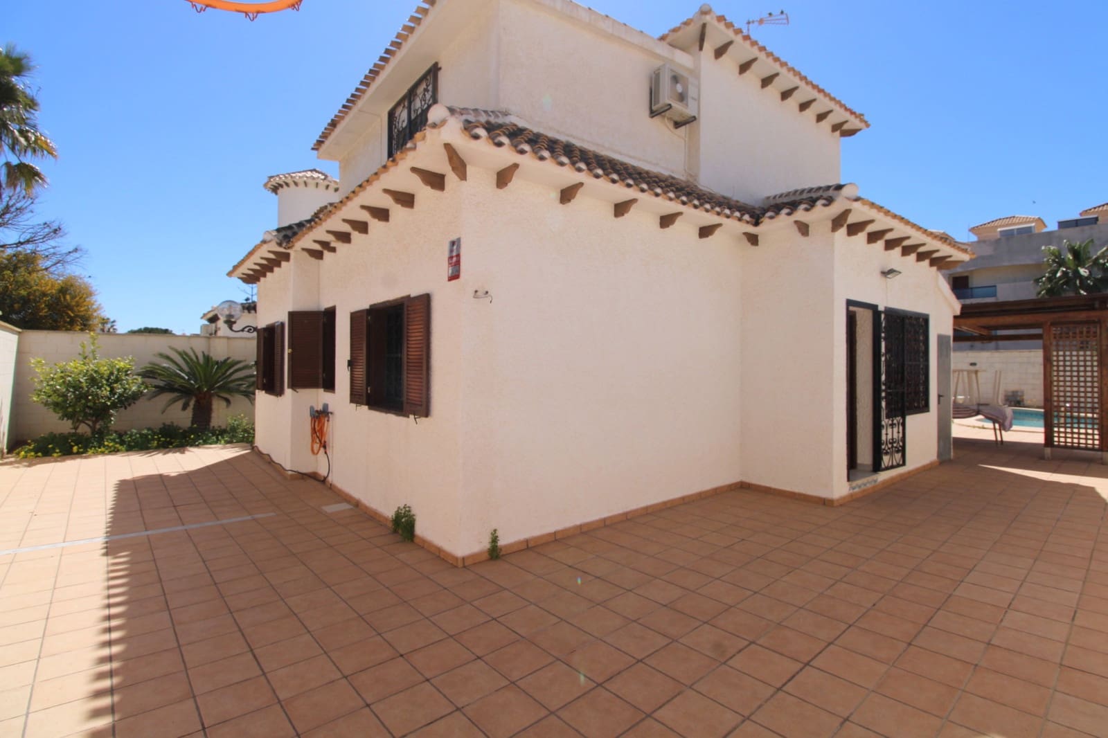 4 soverom Villa til salgs i La Zenia med svømmebasseng garasje - € 585 000 (Ref: 9738029)