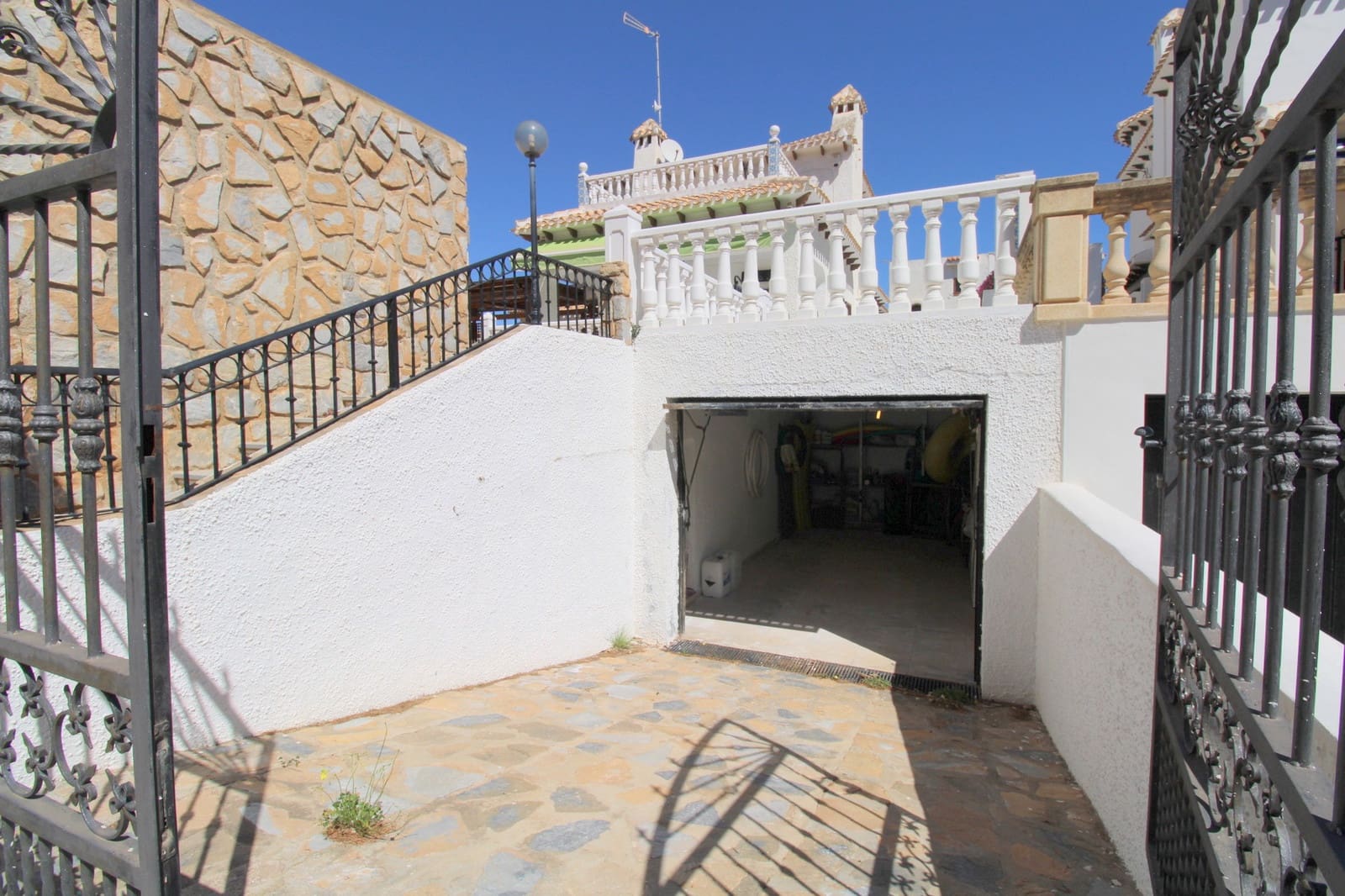 4 soverom Villa til salgs i La Zenia med svømmebasseng garasje - € 585 000 (Ref: 9738029)