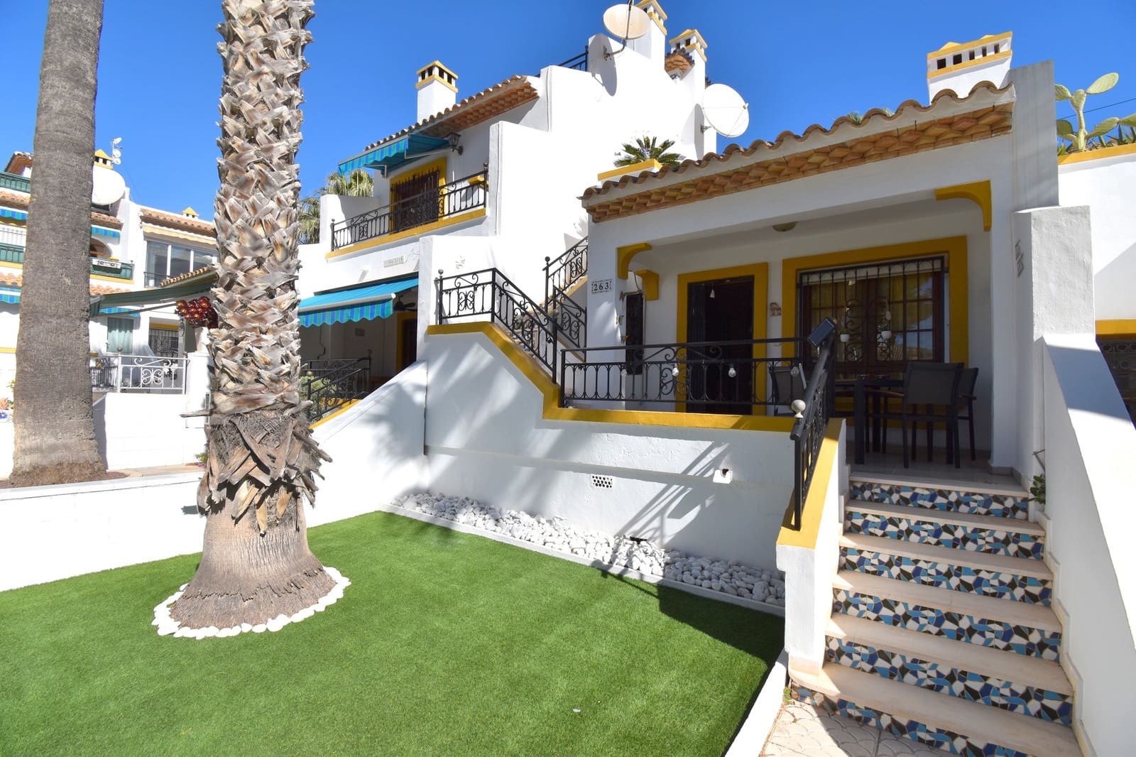 2 bedroom Bungalow for sale in Villamartin with pool - € 219,999 (Ref: 9738030)