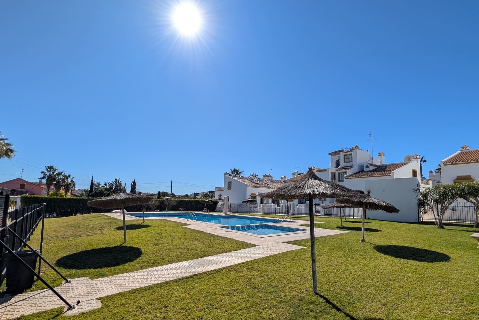 2 bedroom Bungalow for sale in Villamartin with pool - € 219,999 (Ref: 9738030)
